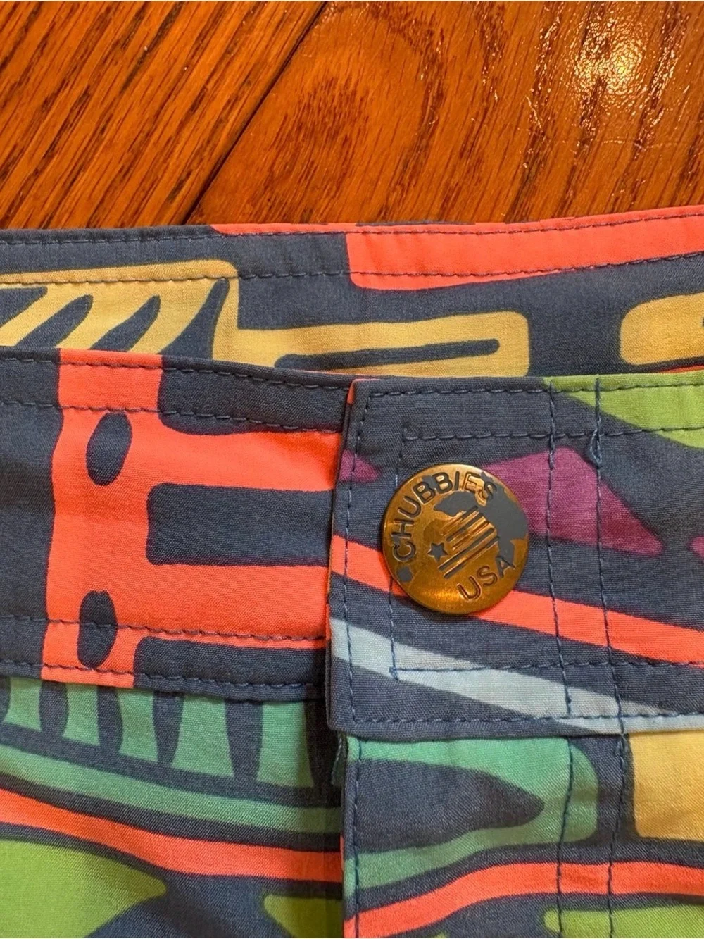 Chubbies Retro Tribal Geometric Swim Trunks Board Shorts Men’s Size Large